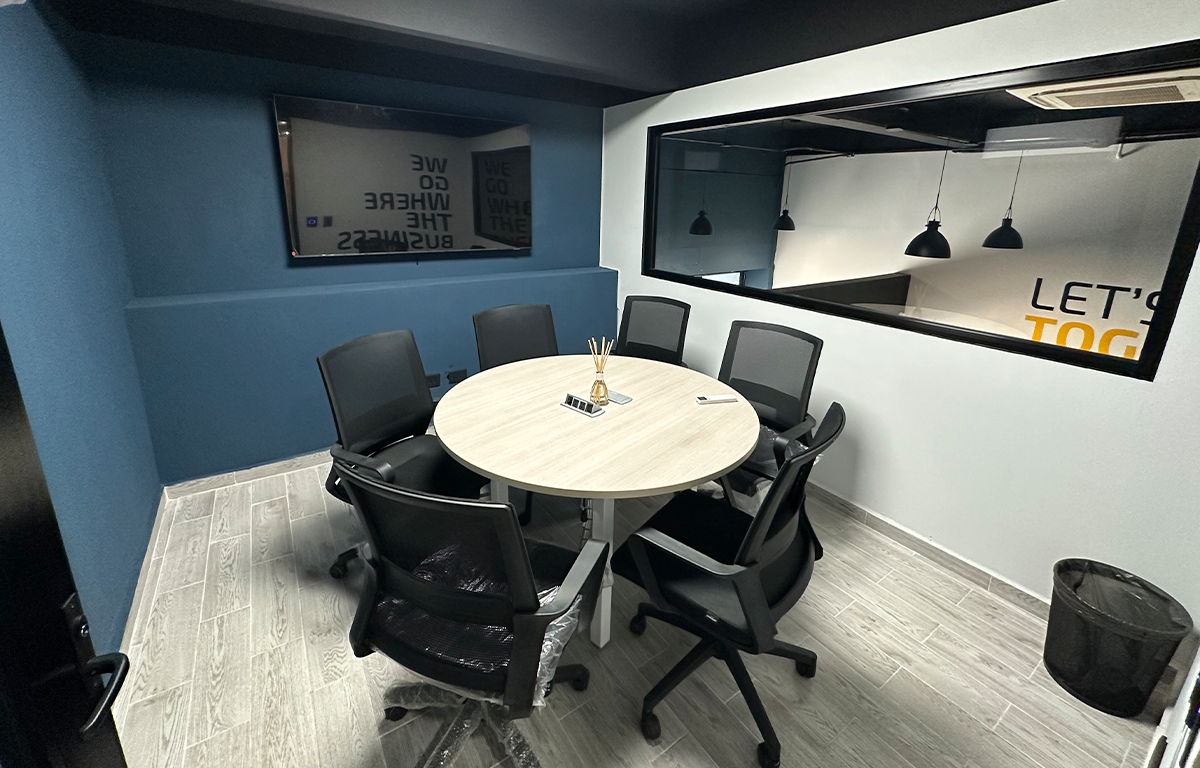 Carretera Nacional I Sala de Juntas - Image 2